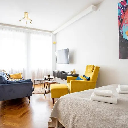 Central - Great Location- Studio Apartment- - Zurawia *
