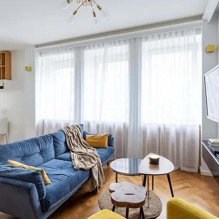 Central - Great Location- Studio Apartment- - Zurawia